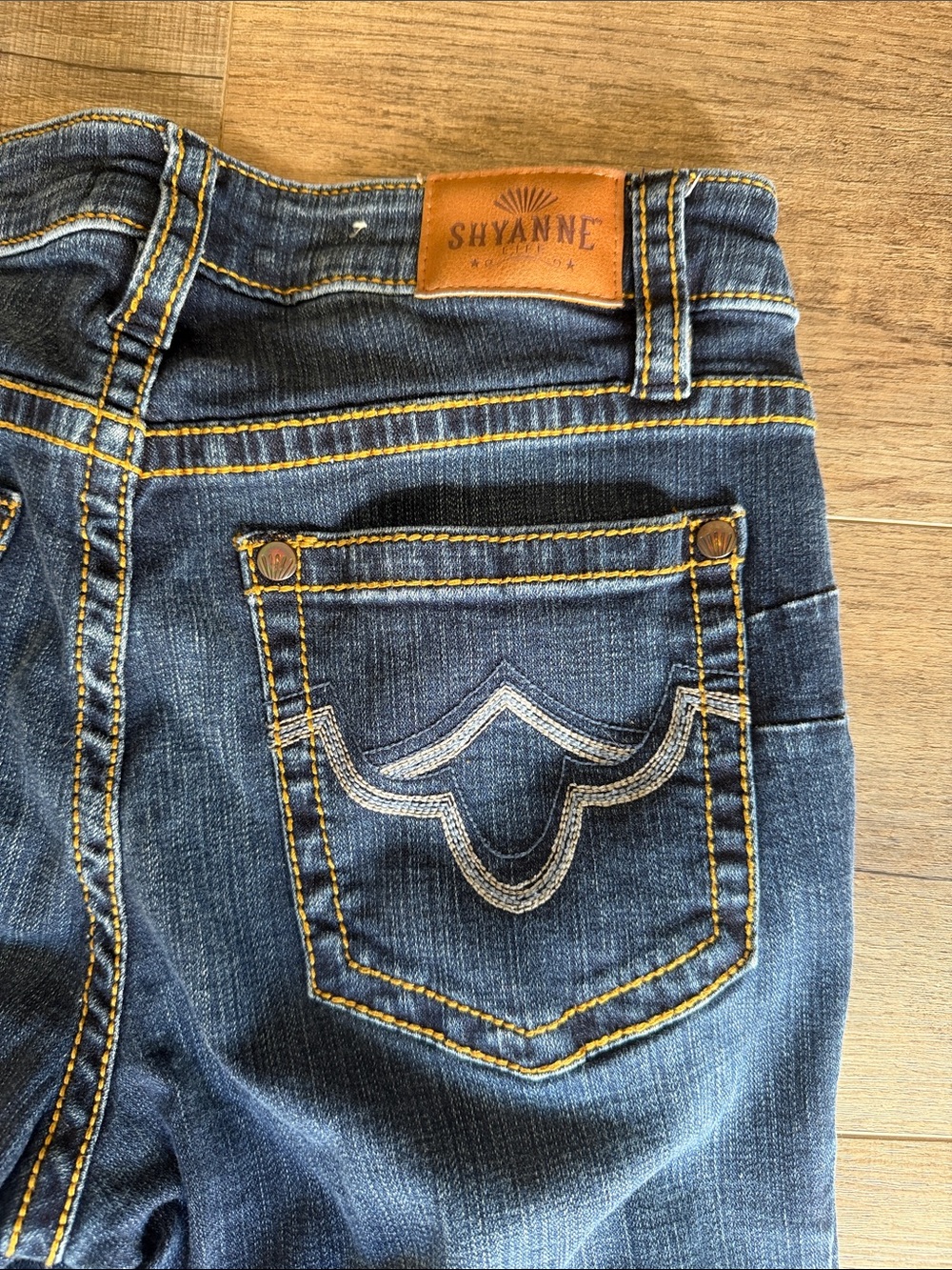 Shyanne Indigo Blue Bootcut Denim Jeans with Yellow Stitching size 32/32
